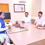 ଚାଷୀ ସମସ୍ୟା ସମାଧାନ ପାଇଁ ମୁଖ୍ୟମନ୍ତ୍ରୀଙ୍କୁ ସାକ୍ଷାତ କଲେ ବିଧାୟକ 