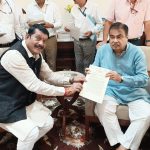 କେନ୍ଦ୍ର ସଡ଼କ ପରିବହନ ଓ ରାଜମାର୍ଗ ମନ୍ତ୍ରୀଙ୍କୁ ଭେଟିଲେ ବରଗଡ଼ ସାଂସଦ ପ୍ରଦୀପ ପୁରୋହିତ